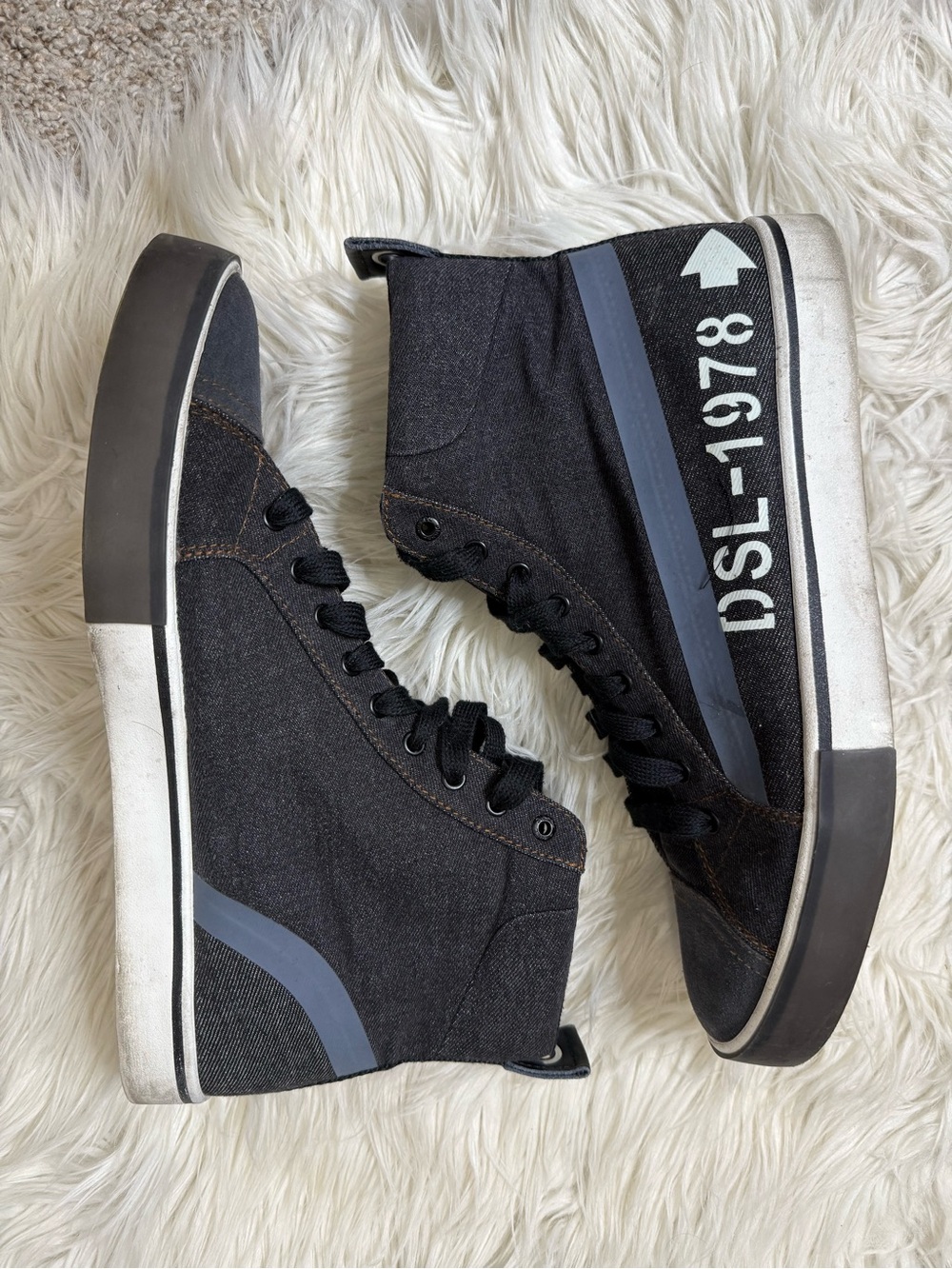 Diesel S-DVELOWS Mid Black Sneakers with Gray Stripe 11